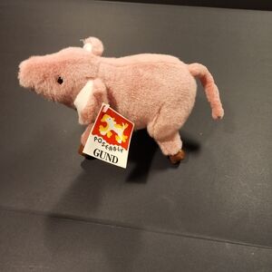 Gund Poseable Plush Pig in Soft Pink